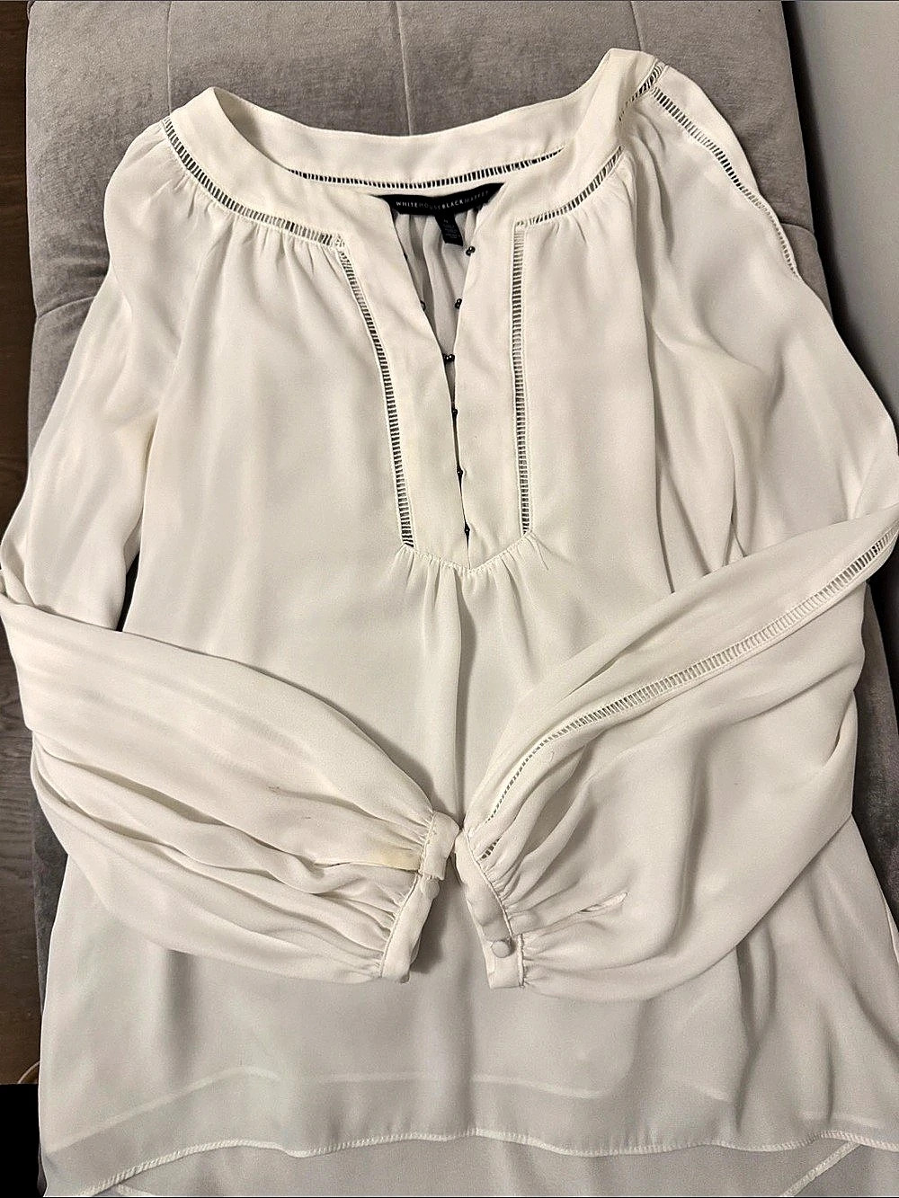 White House Black Market Trim Detail Blouse in White Size 0, fits xs